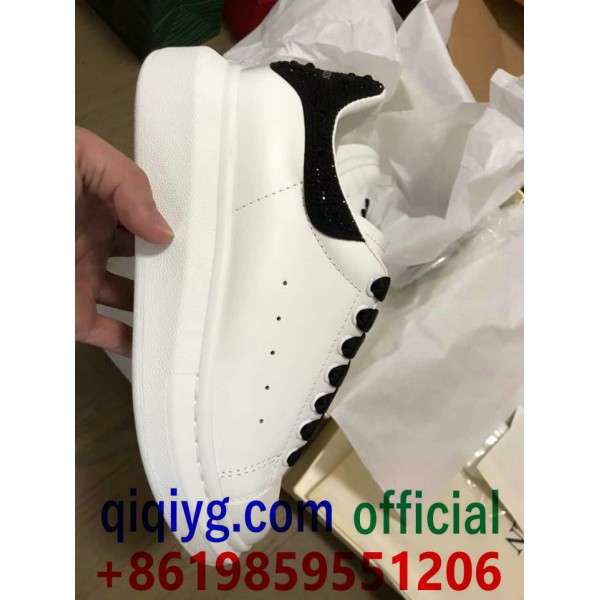 qiqiyg.com Официален Whatsapp:+8619859551206 Топ доставчик на модни дрехи, обувки, чанти, аксесоари на едро Най-добра цена Qiqi-196