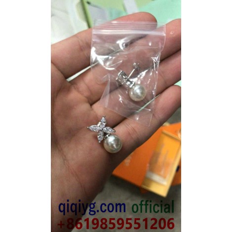 qiqiyg.com Официален Whatsapp:+8619859551206 Топ доставчик на модни дрехи, обувки, чанти, аксесоари на едро Най-добра цена Qiqi-361