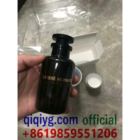 qiqiyg.com Официален Whatsapp:+8619859551206 Топ доставчик на модни дрехи, обувки, чанти, аксесоари на едро Най-добра цена Qiqi-449