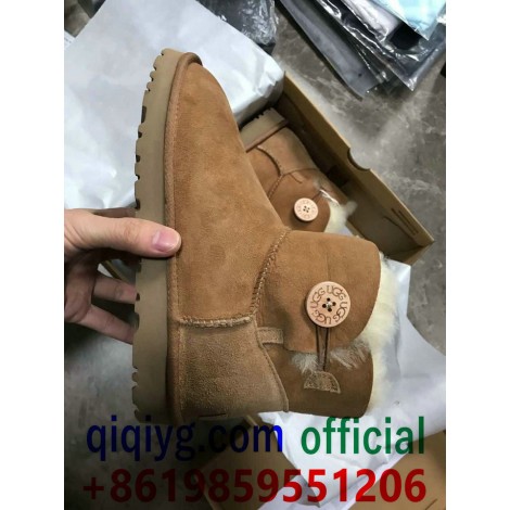 qiqiyg.com Официален Whatsapp:+8619859551206 Топ доставчик на модни дрехи, обувки, чанти, аксесоари на едро Най-добра цена Qiqi-535